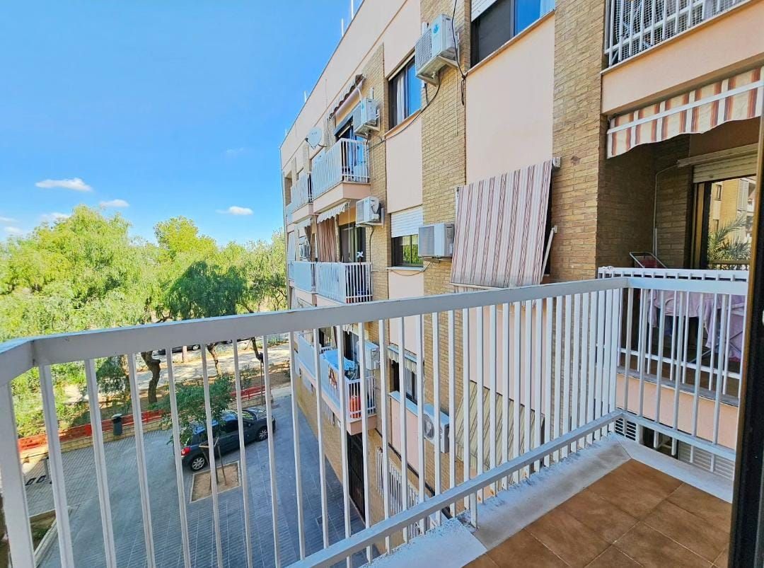 ¡VIVIENDA CON PLAZA DE GARAJE Y TRASTERO!