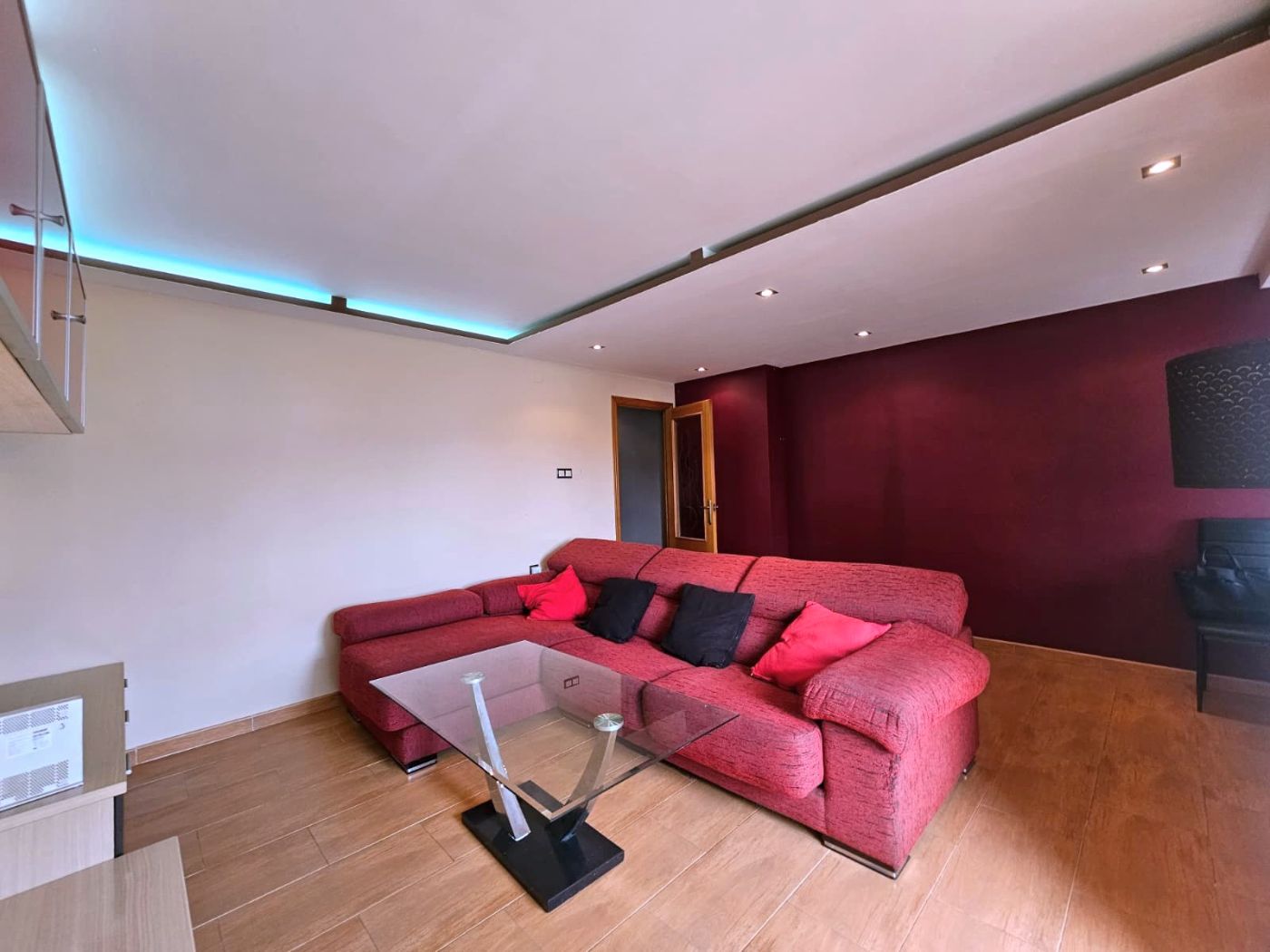 ¿Buscas un hogar listo para entrar a vivir, luminoso y bien ubicado? ¡Este piso lo tiene todo!