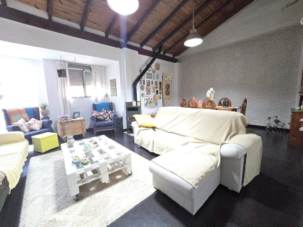 ¡Tu nuevo hogar con terraza privada y entrada independiente te está esperando!