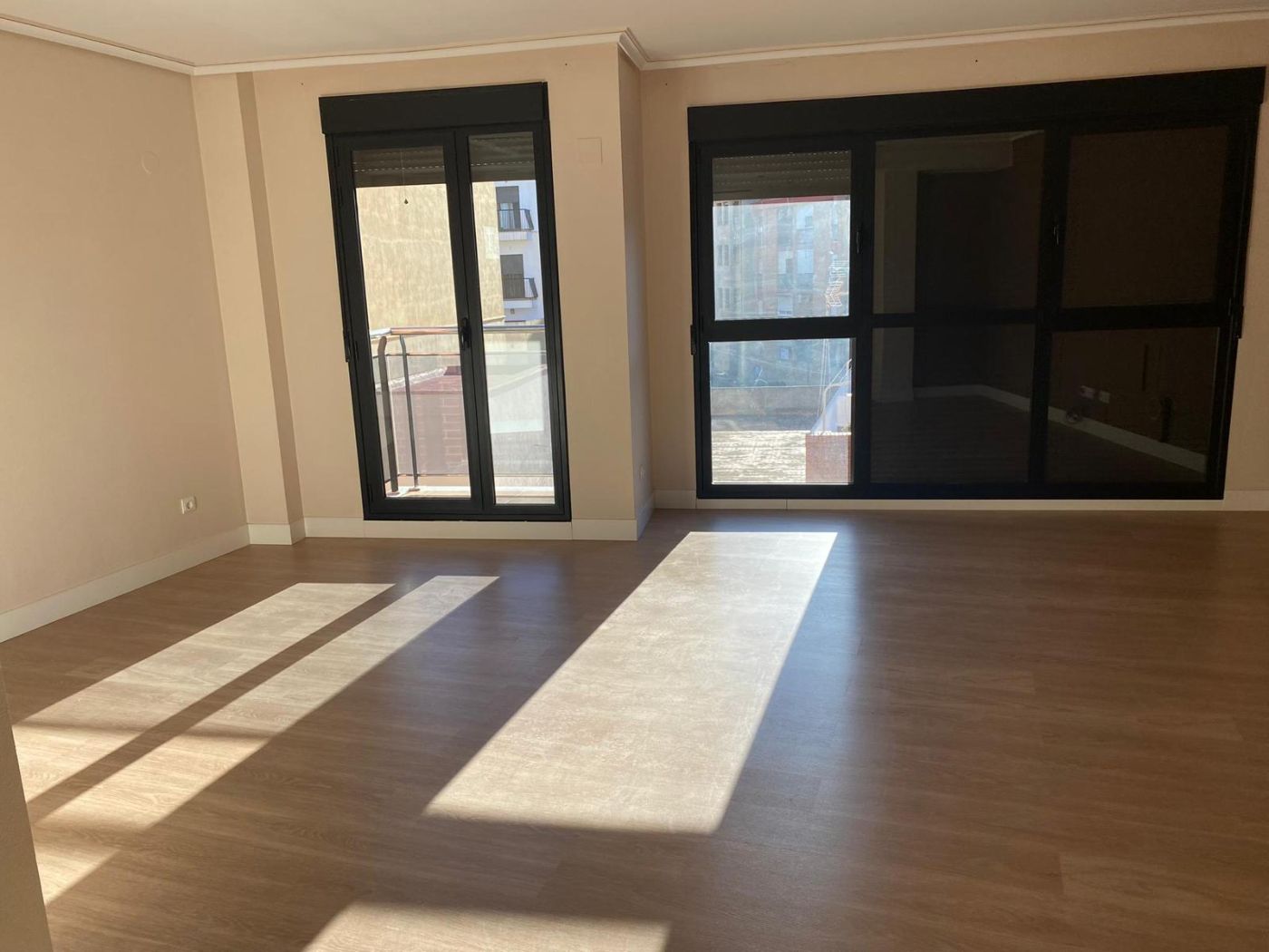 PRECIOSO PISO EN PICASSENT CON PLAZA DE GARAJE, TRASTERO Y BALCÓN.