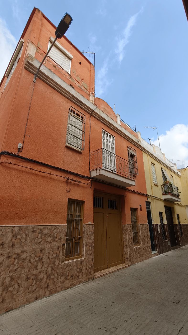 Chalet pareado en venta en Calle d'Hernan Cort&eacute;s