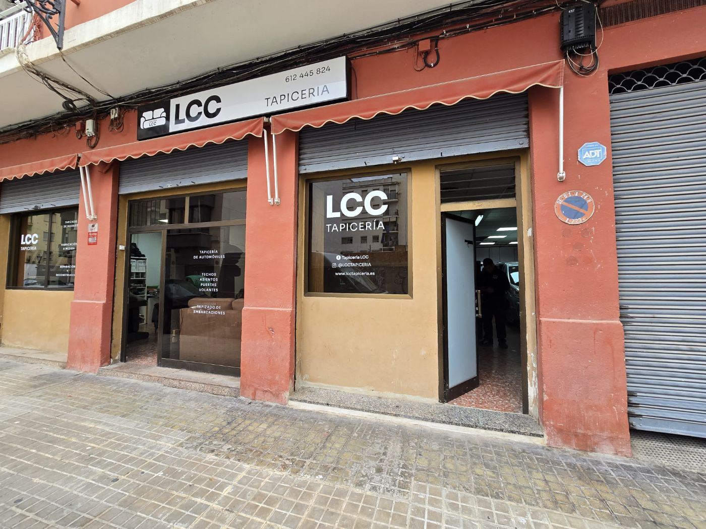 Fabuloso Local Comercial en Olivereta, Valencia - Con Posibilidad de transformar en Vivienda, 260 m²de superficie total, Fachada de 14 metros.