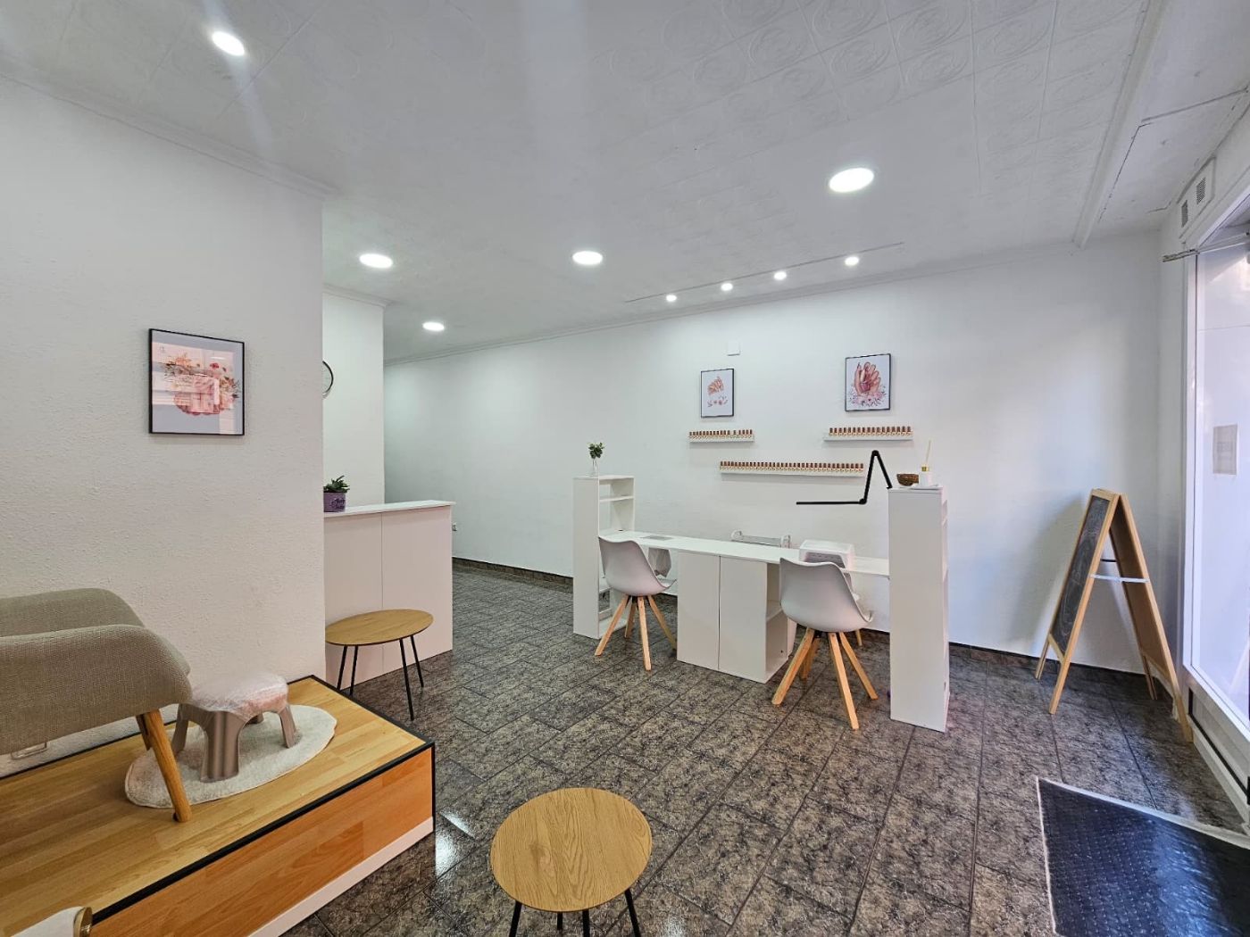 PRECIOSO LOCAL CASI SOBRE LA AVDA.