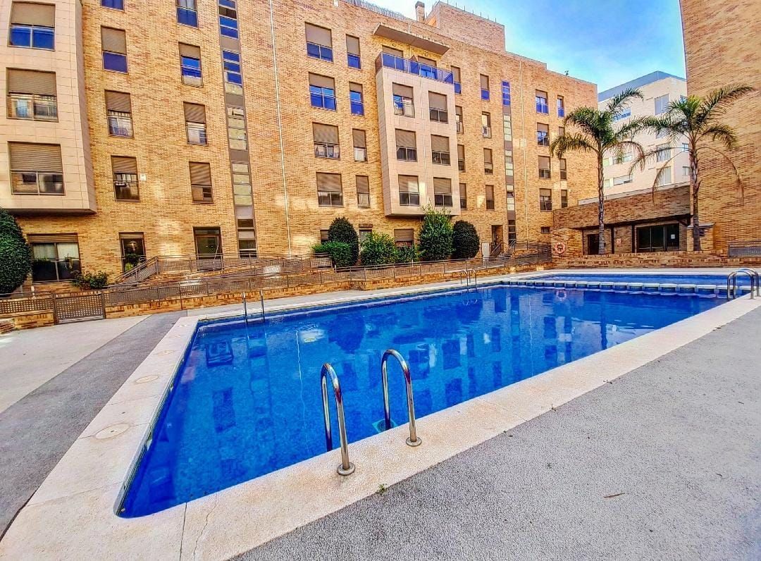 OPORTUNIDAD ÚNICA VIVIENDA EN PARC CENTRAL DE DOS DORMITORIOS.