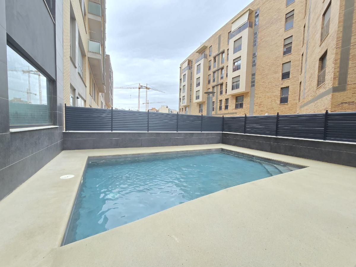 VIVIENDA EN PARC CENTRAL DE TRES HABITACIONES Y DOS BAÑOS CON PLAZA DE GARAJE Y TRASTERO. 