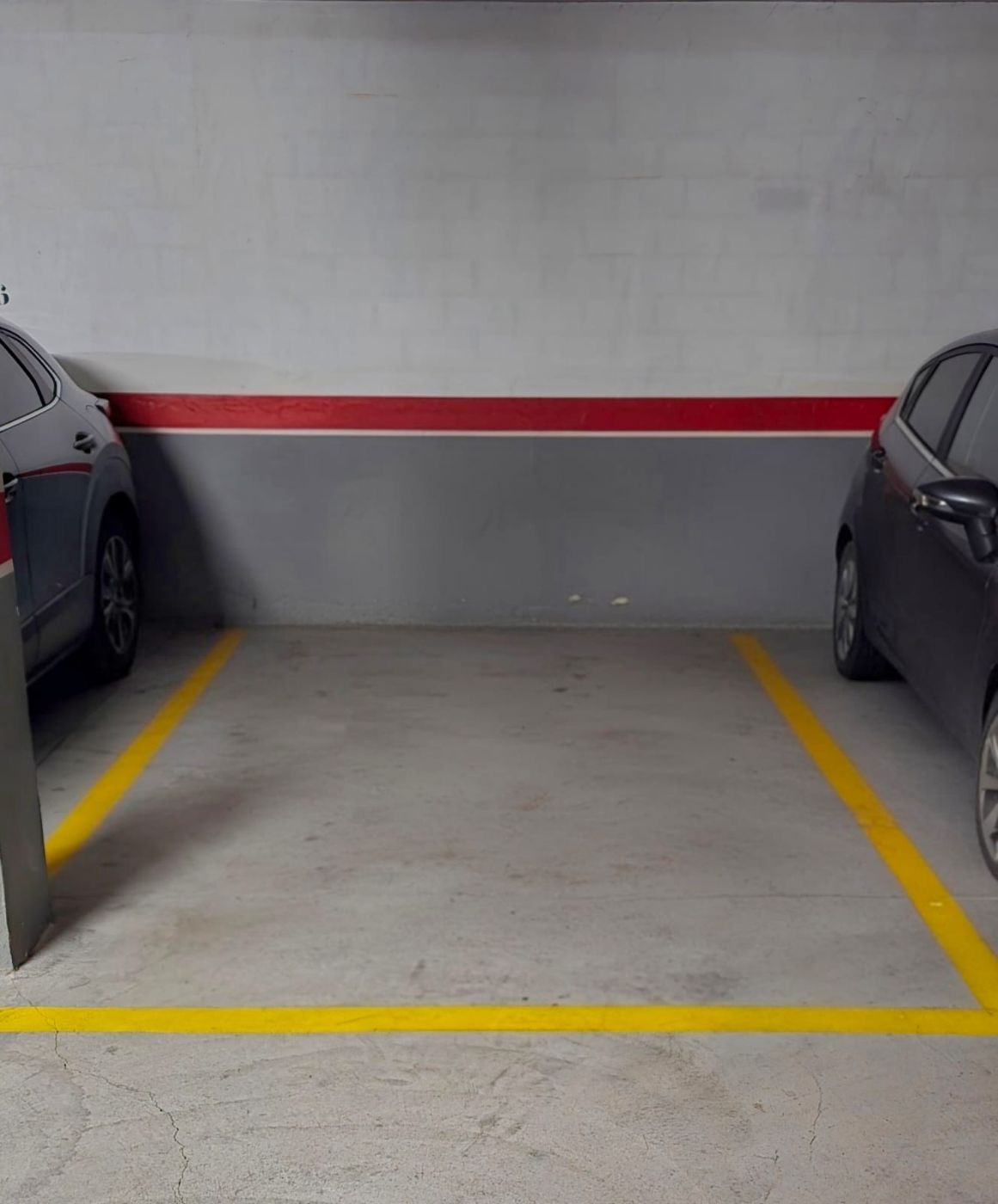 &iexcl;AMPLIA PLAZA DE GARAJE EN ZONA ALTA DE LA AVENIDA!