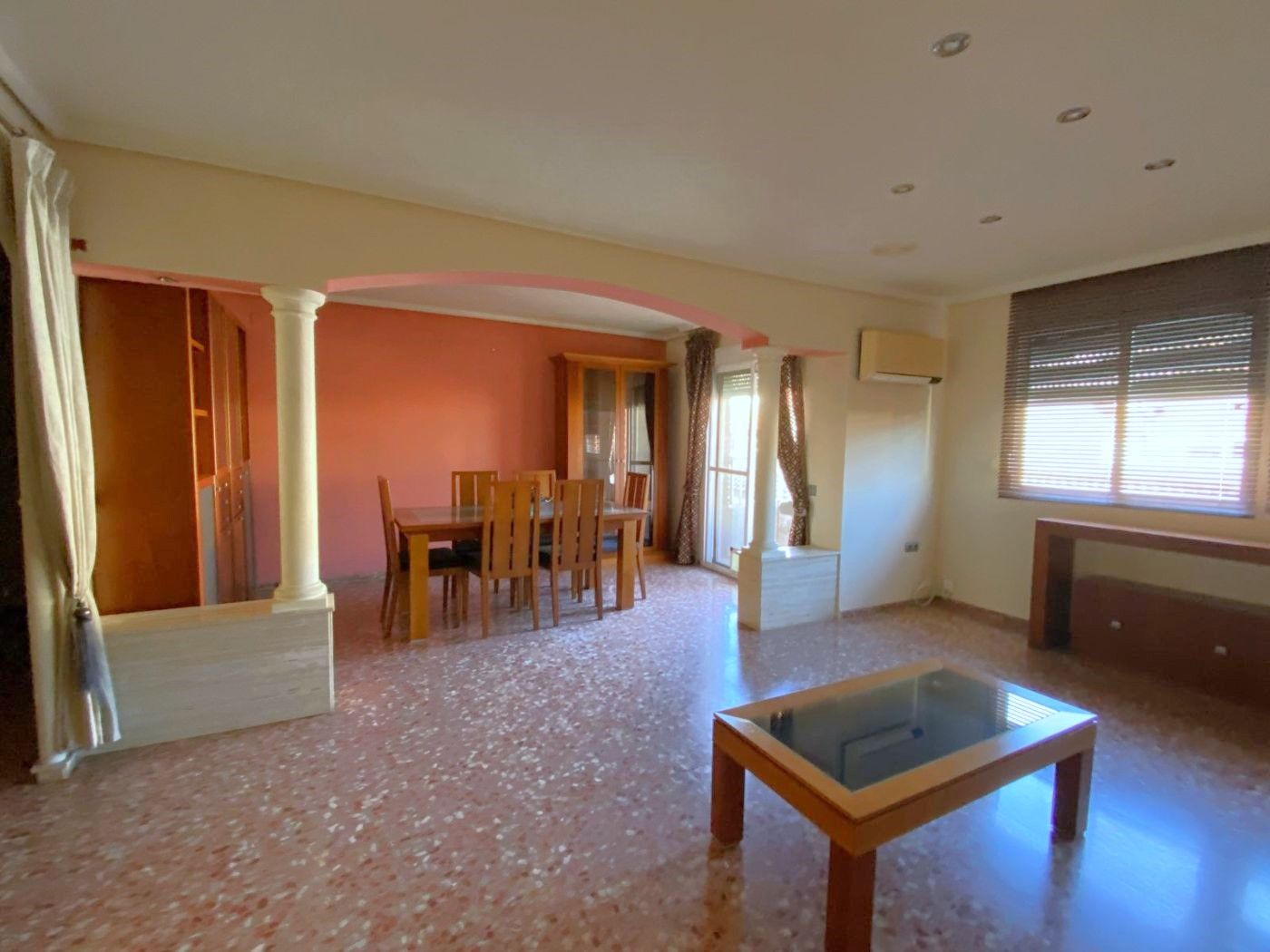 ¡¡OPORTUNIDAD PISO EN VALL D'UIXO!! DISPONE DE 100 M2 CON 2 HABITACIONES.